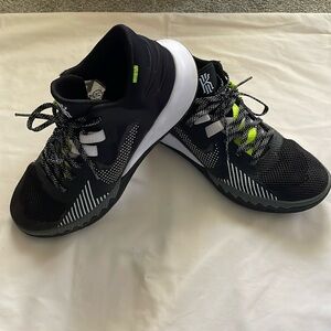Men’s size 8.5 Nike Kyrie black with grey and lime green shoes